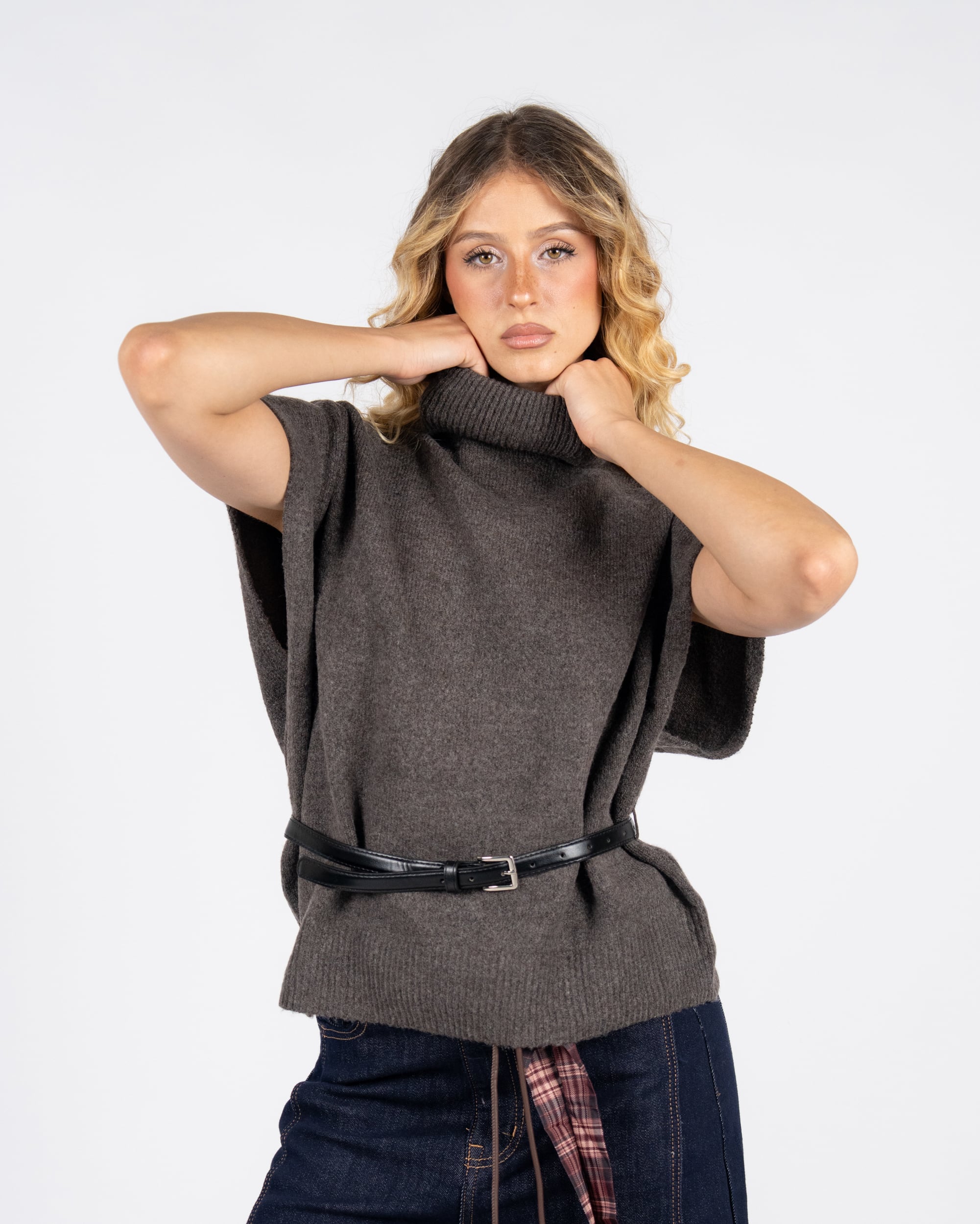 Maglione a Collo Alto con Cintura - MARRONE